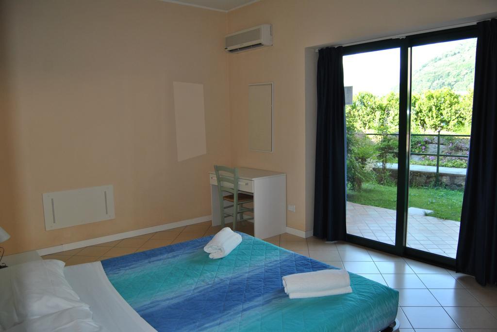 Residence Oasi Del Viandante Lake Como Habitación foto